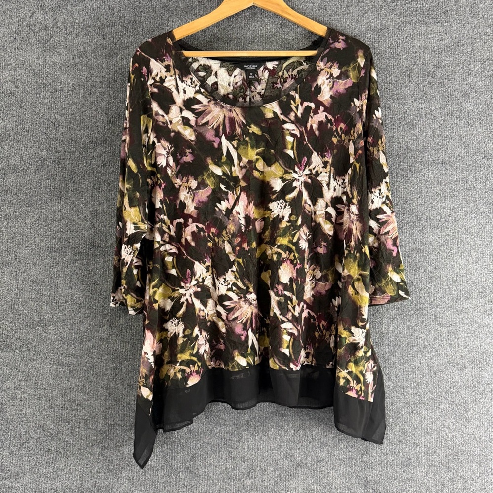 Simply Vera Womens Dark Floral Top Size 1X Black 3/4 Sleeve Pullover Chiffon Hem